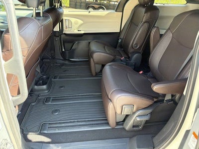 2021 Toyota Sienna Platinum 7 Passenger