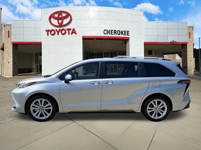 2021 Toyota Sienna Platinum 7 Passenger