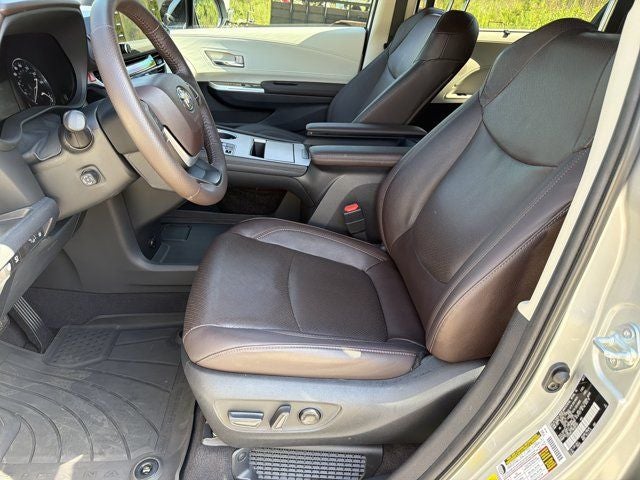 2021 Toyota Sienna Platinum 7 Passenger