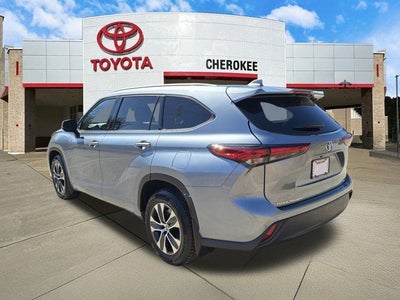 2022 Toyota Highlander Hybrid XLE