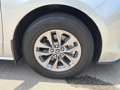 2025 Toyota Sienna XLE 8 Passenger