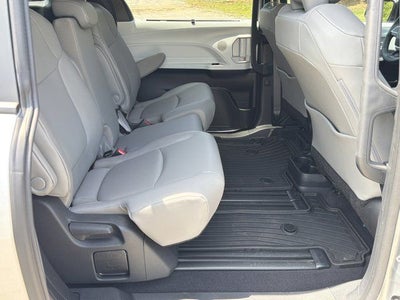 2025 Toyota Sienna XLE 8 Passenger