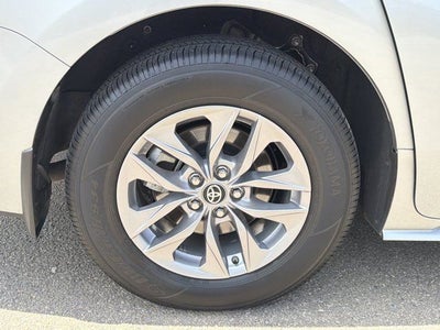 2025 Toyota Sienna XLE 8 Passenger