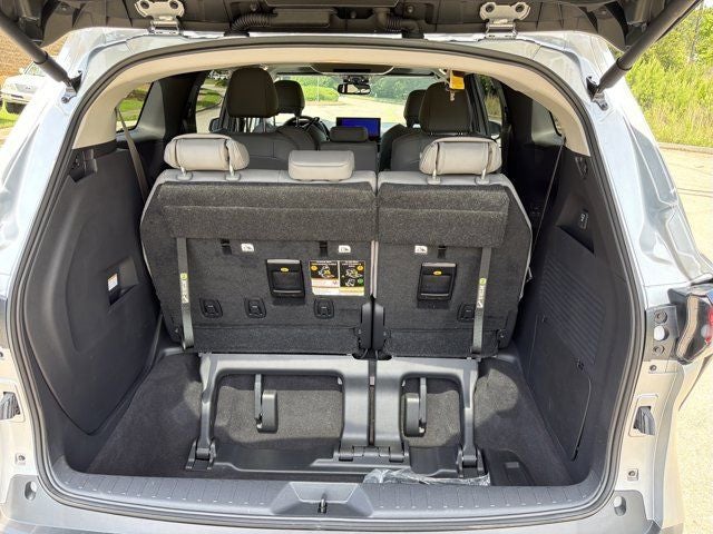 2025 Toyota Sienna XLE 8 Passenger