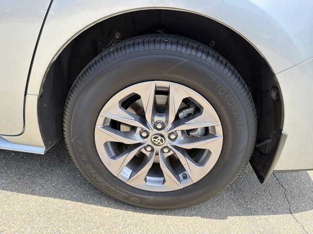 2025 Toyota Sienna XLE 8 Passenger