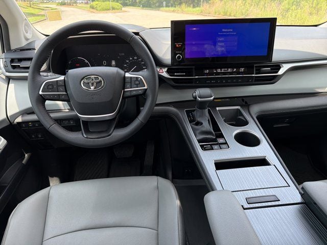 2025 Toyota Sienna XLE 8 Passenger