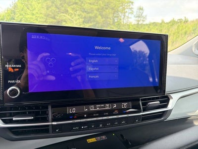 2025 Toyota Sienna XLE 8 Passenger