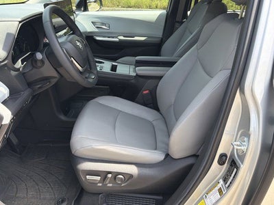 2025 Toyota Sienna XLE 8 Passenger