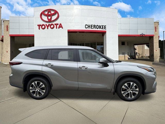 2026 Toyota Highlander Hybrid XLE