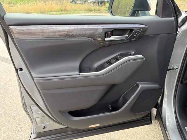 2026 Toyota Highlander Limited