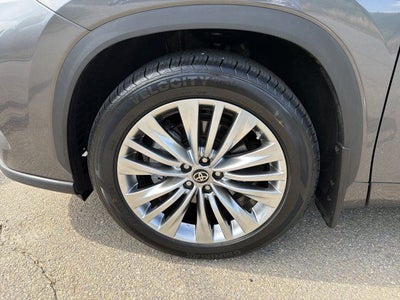 2024 Toyota Highlander Platinum