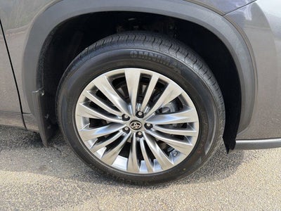 2024 Toyota Highlander Platinum
