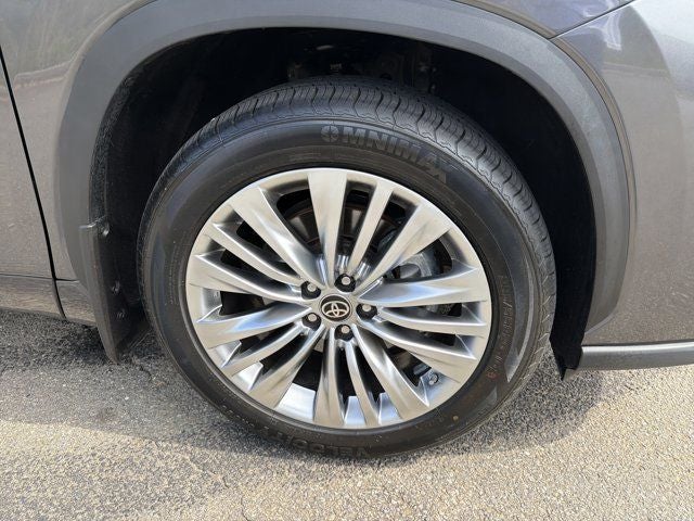 2024 Toyota Highlander Platinum