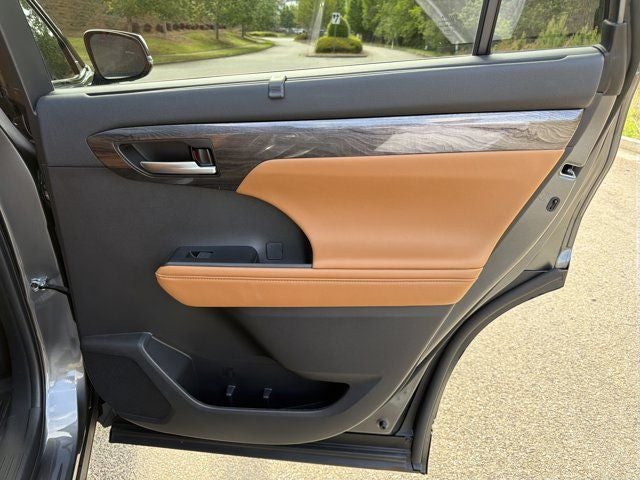 2024 Toyota Highlander Platinum