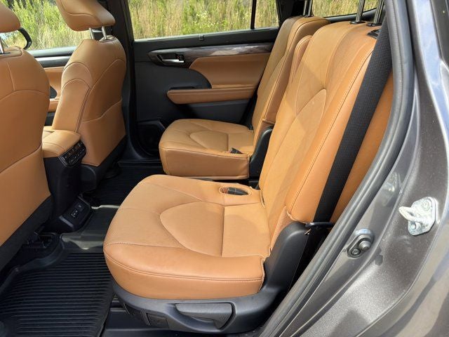2024 Toyota Highlander Platinum