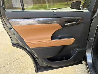 2024 Toyota Highlander Platinum
