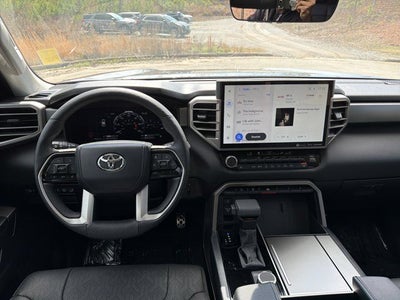 2024 Toyota Sequoia SR5