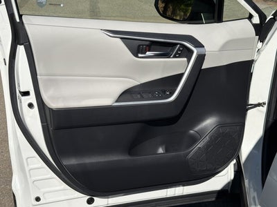 2022 Toyota RAV4 Hybrid XLE Premium