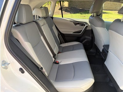 2022 Toyota RAV4 Hybrid XLE Premium