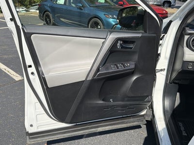 2018 Toyota RAV4 Hybrid XLE
