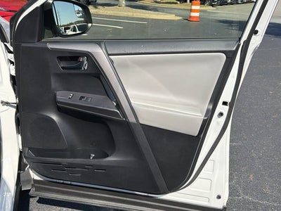 2018 Toyota RAV4 Hybrid XLE