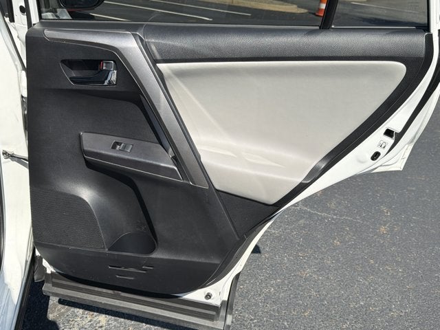 2018 Toyota RAV4 Hybrid XLE