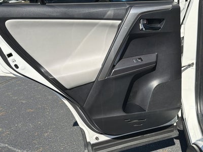 2018 Toyota RAV4 Hybrid XLE