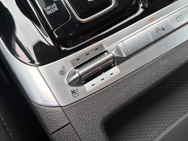 2024 Kia Carnival SX