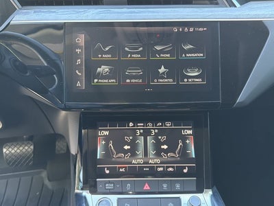 2021 Audi e-tron Premium quattro