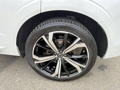 2024 Volvo XC60 B5 Ultimate Dark Theme