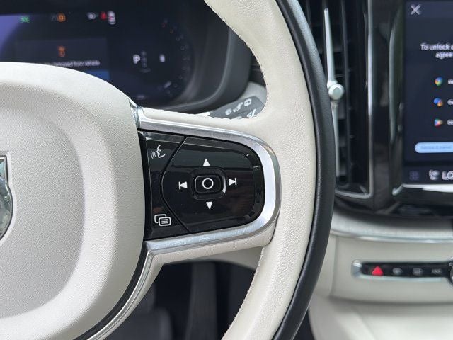 2024 Volvo XC60 B5 Ultimate Dark Theme