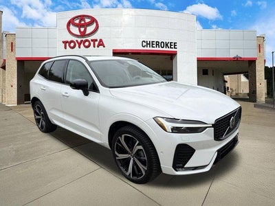 2024 Volvo XC60 B5 Ultimate Dark Theme