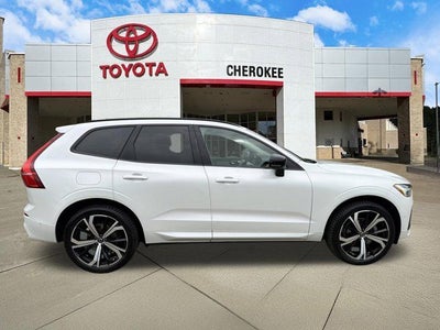 2024 Volvo XC60 B5 Ultimate Dark Theme